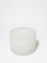 Winter White 9.5 oz scented candle